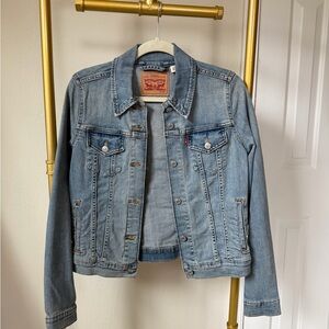 Levi's Women's Light Blue Jean Jacket